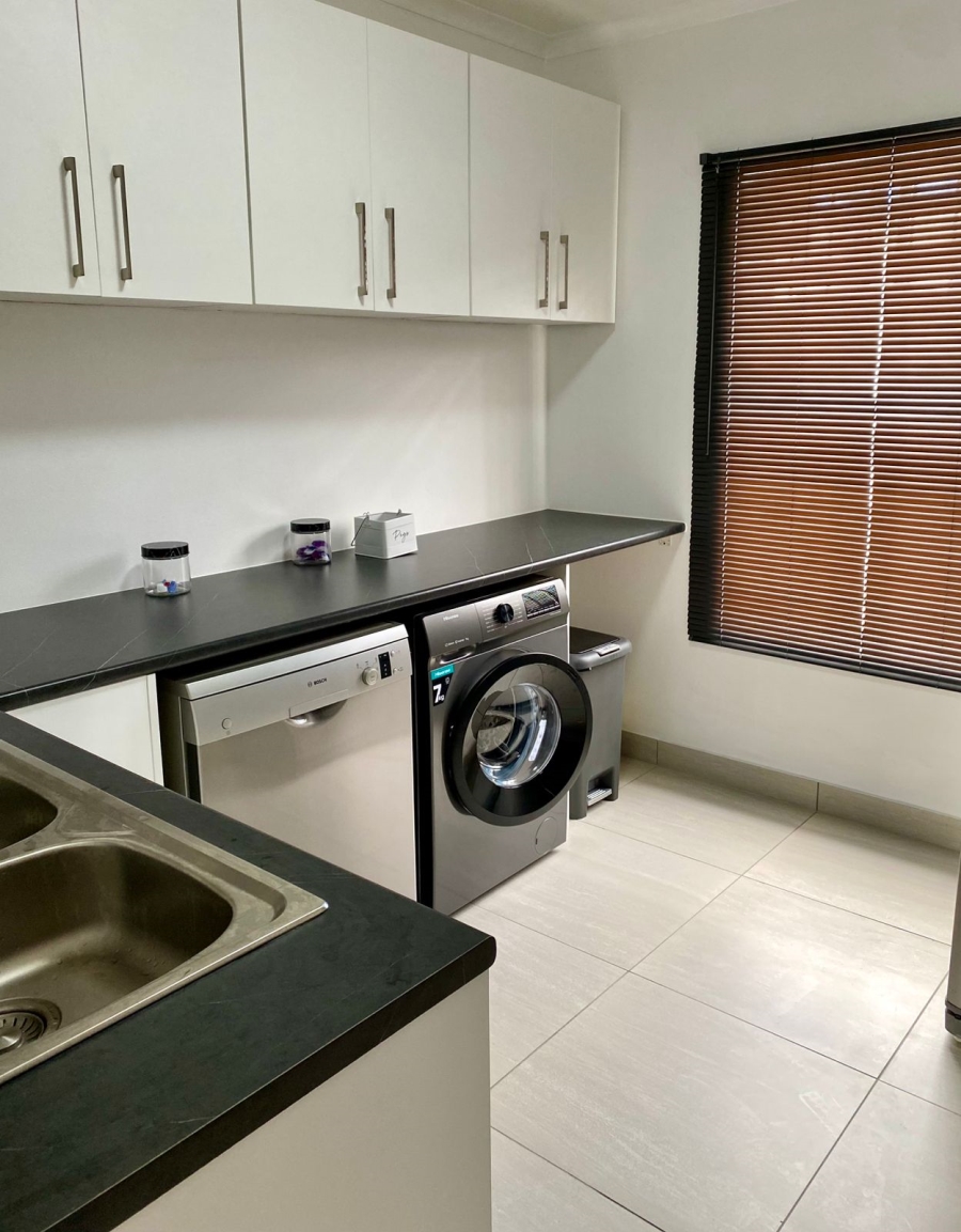 4 Bedroom Property for Sale in Mykonos Western Cape